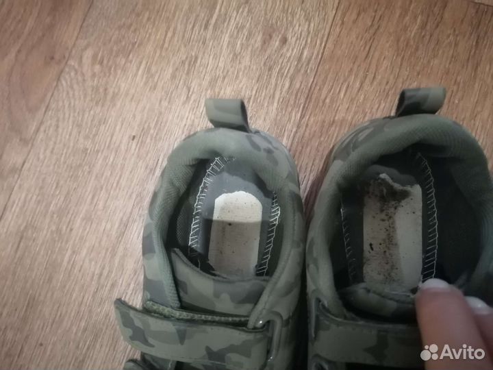 Кроссовки