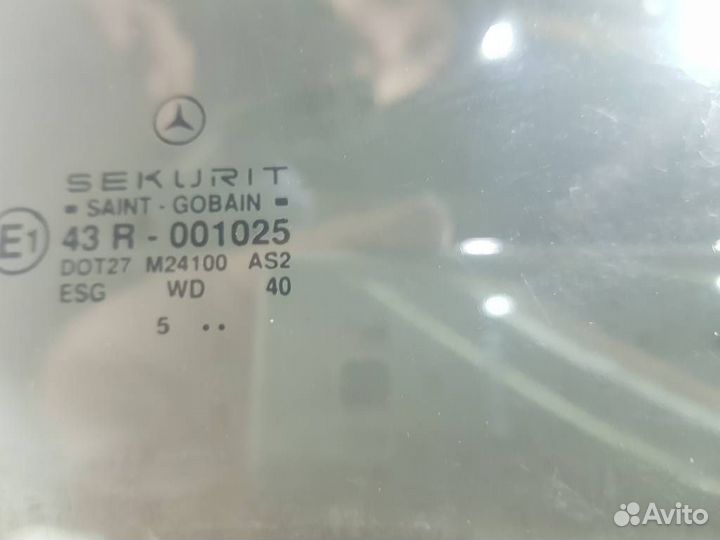 Стекло передней правой двери