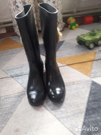 Резиновые сапоги