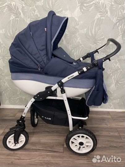 Коляска 2 в 1 Retrus Futuro Lux