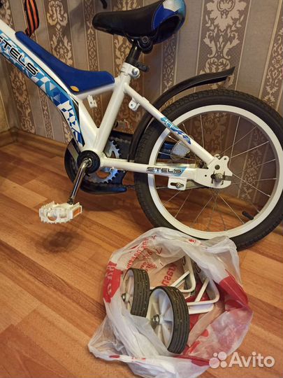Детский велосипед Stels 16 + боковые колеса