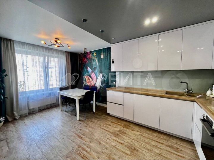 3-к. квартира, 87 м², 9/10 эт.