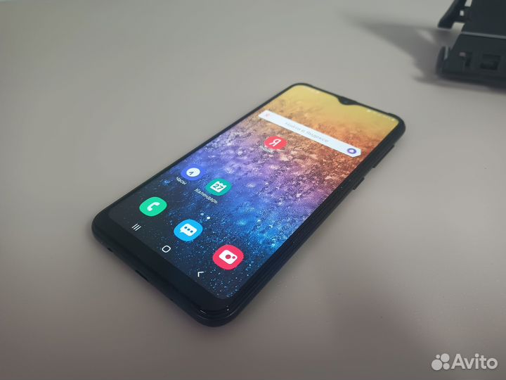 Samsung Galaxy A10, 2/32 ГБ