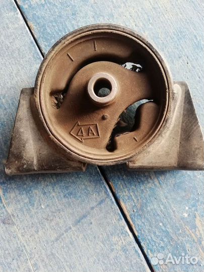 Подушка двигателя