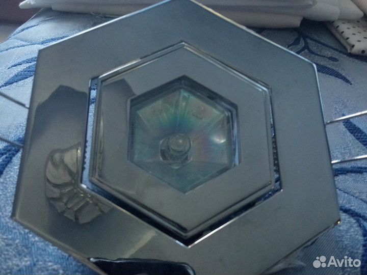 Лампа настольная и светильники потолочные