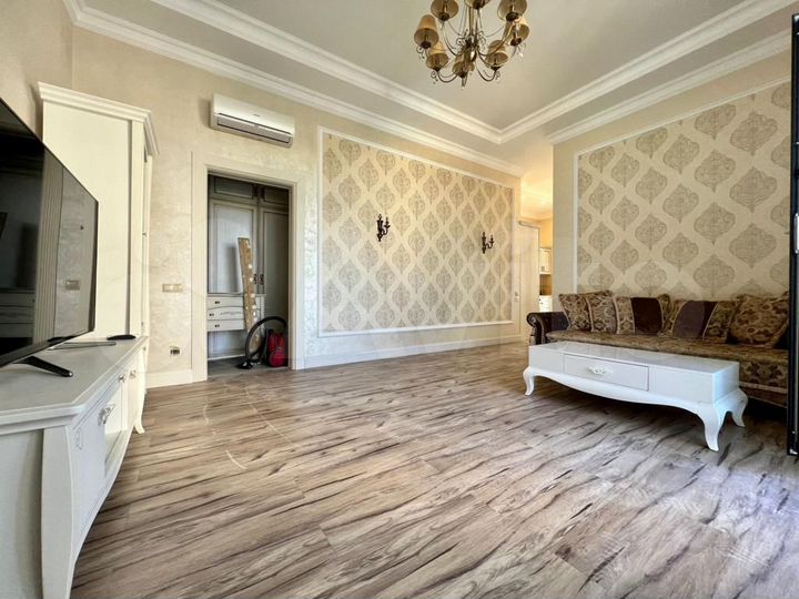 2-к. квартира, 90 м², 6/6 эт.