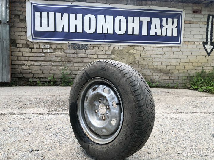 Колесо б/у Goodyear 175/70 R13 на ваз