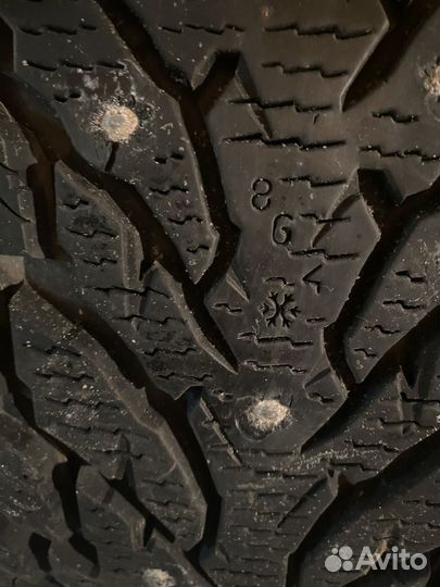 Nokian Tyres Hakkapeliitta 9 SUV 245/45 R20