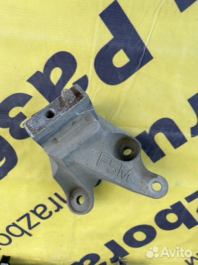 Mazda 3 BL 1.6 МКПП Кронштейн кпп