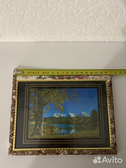 Картина в раме постер