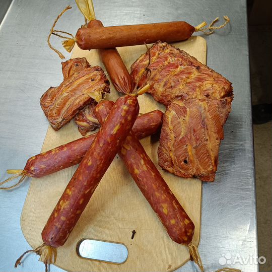 Домашнее копченое мясо, колбасы