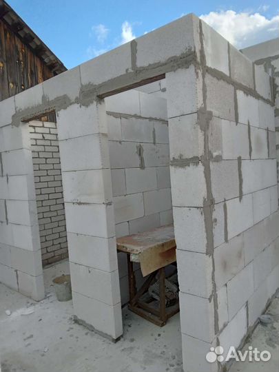 Бригада строителей