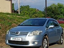 Toyota Auris 1.6 AT, 2011, 206 000 км, с пробегом, цена 980 000 руб.