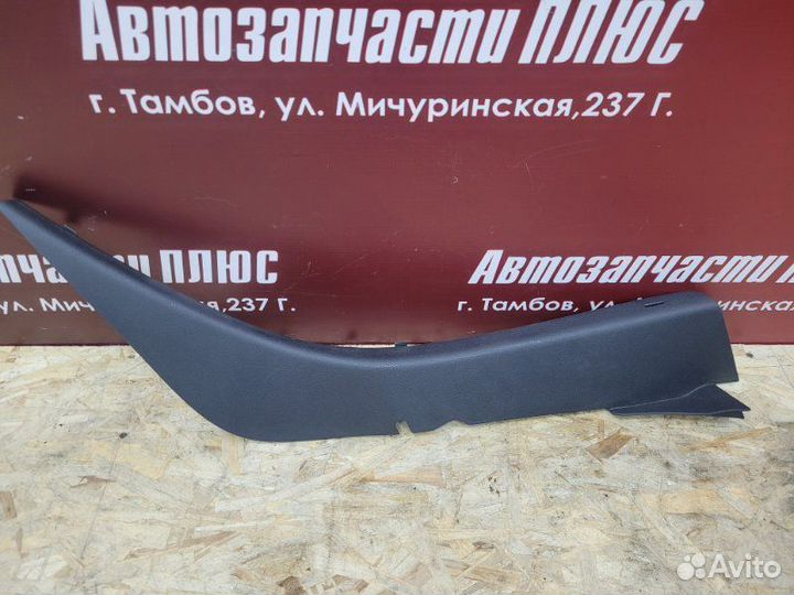 Обшивка стойки задняя правая Renault Logan