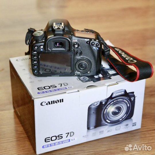 Фотоаппарат Canon EOS 7D зеркальный цифровой