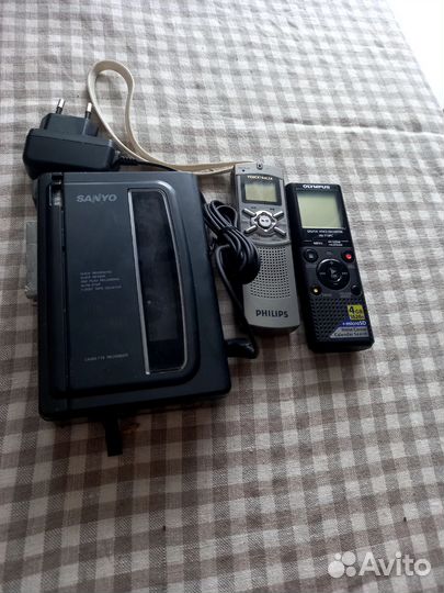 Диктофон Sanyo кассетный б/ у не забронирован
