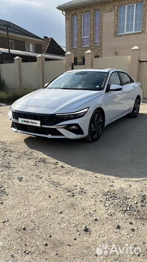 Hyundai Elantra 1.5 CVT, 2022, 1 300 км