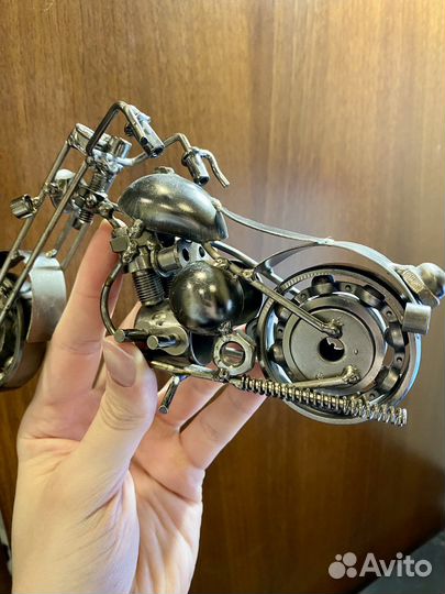 Модель мотоцикла из металла