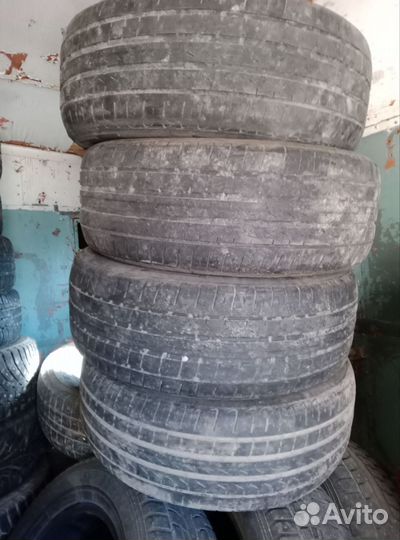 Pirelli Carrier 215/55 R17
