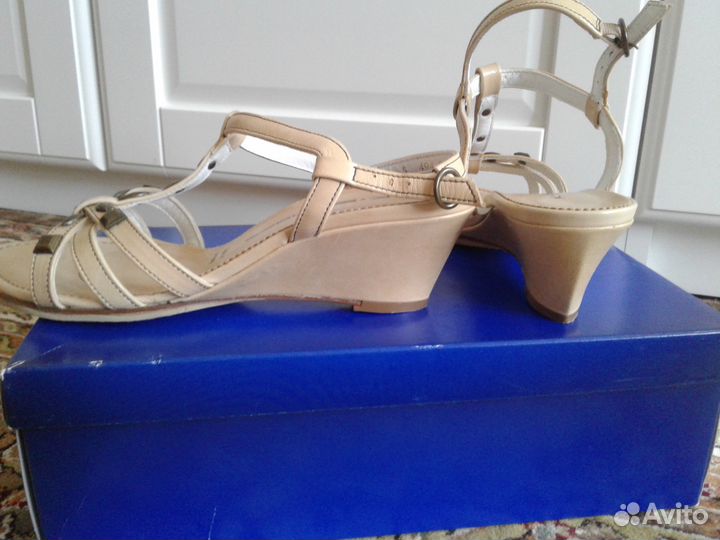 Босоножки натур.кожа р. 37