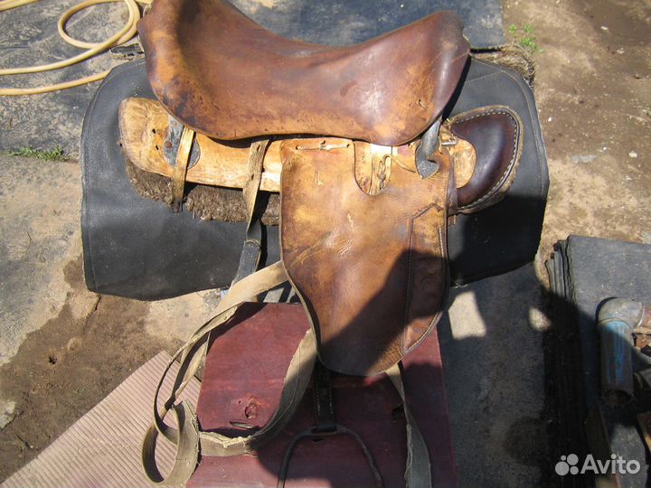 Седло для лошади