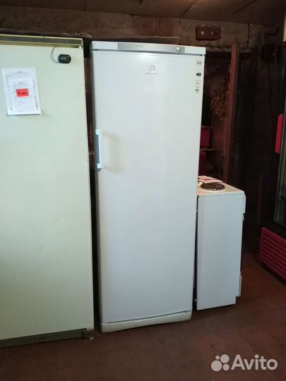 Морозильные камеры разные много