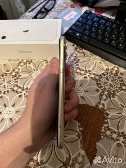 iPhone 11, 64 ГБ