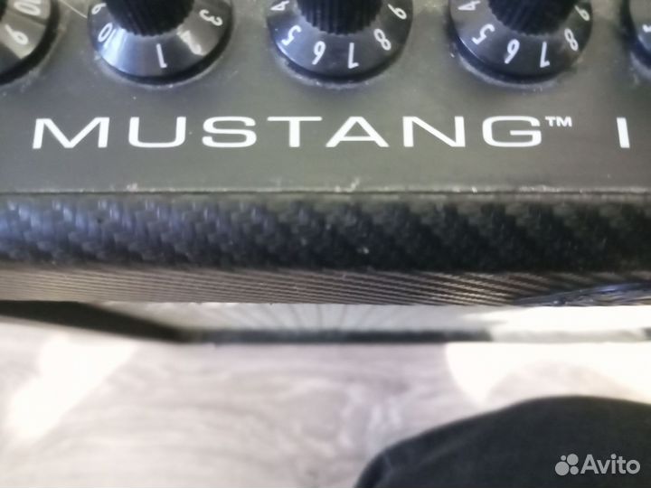 Комбоусилитель гитарный Fender Mustang I