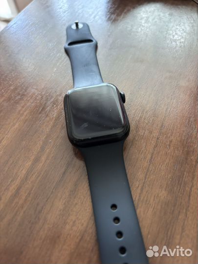 Продам apple watch se 2