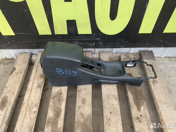 Подлокотник Ниссан Альмера Классик