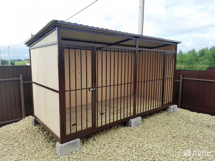 Вольер для двух собак с перегородкой.два входа
