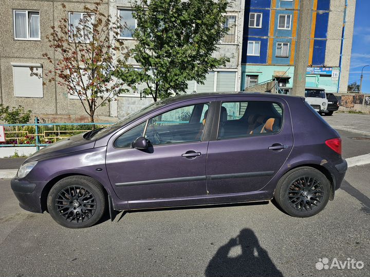 Peugeot 307 1.6 AT, 2004, 206 215 км