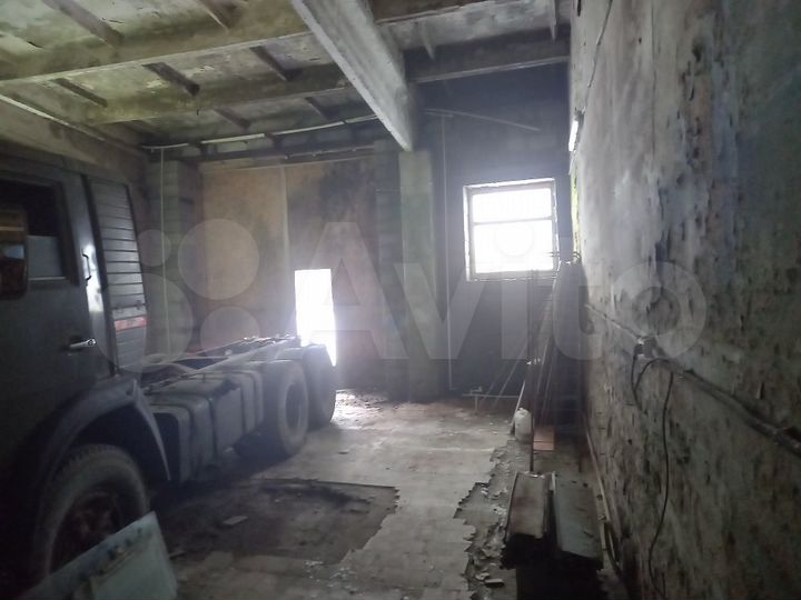 Гараж, > 30 м²