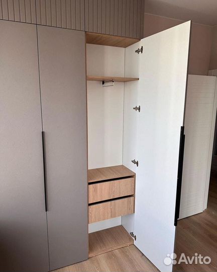 Рабочая зона вдоль окна