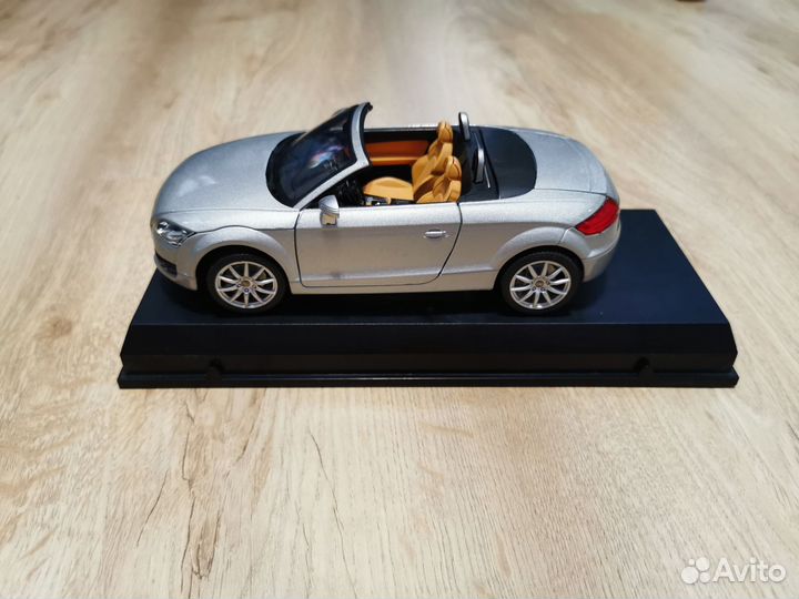 Audi TT Roadster 1:24 Cararama