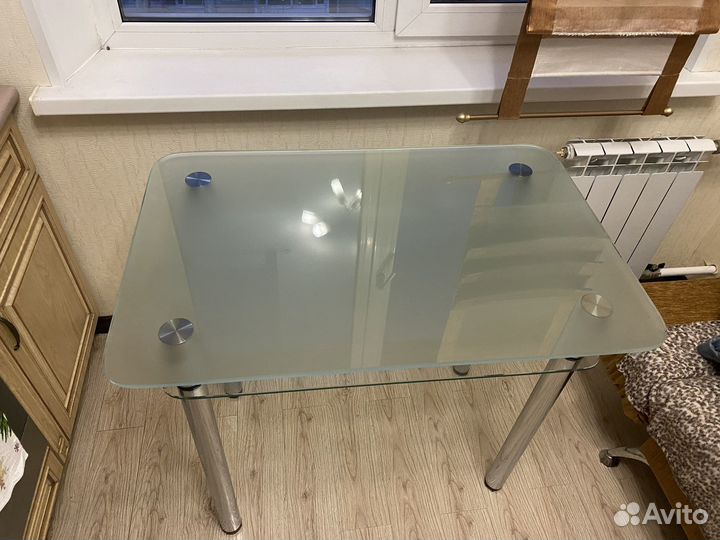 Кухонный стол