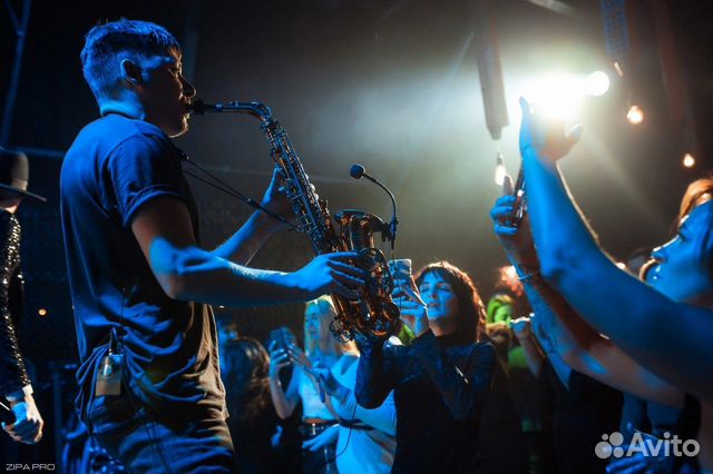 Саксофонист Максим Разин на мероприятие