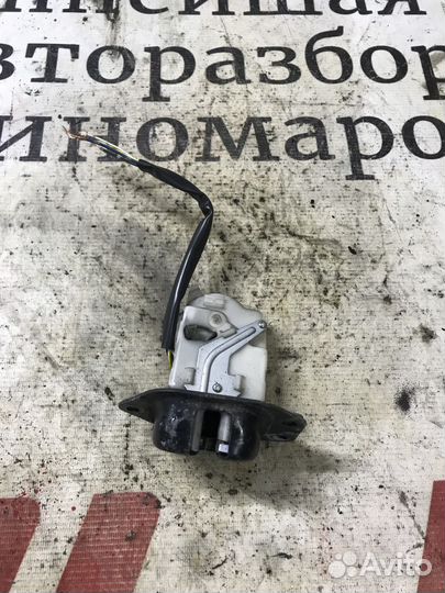 Замок багажника Nissan Pathfinder