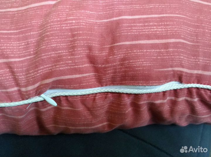 Подушки, иск. наполнитель. Прошли чистку. 65 на 70