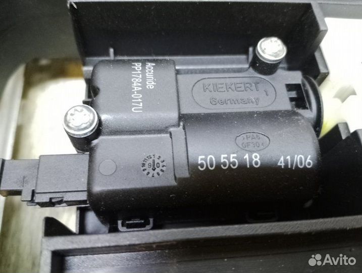 Подлокотник передний Renault Scenic K9K 2008
