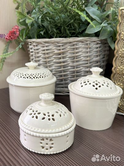 Бонбоньерки Royal Creamware