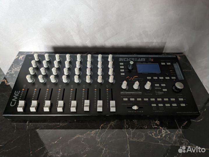 Midi контроллер CME bitstream 3X