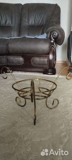 Подставка под цветы металлическая кованая