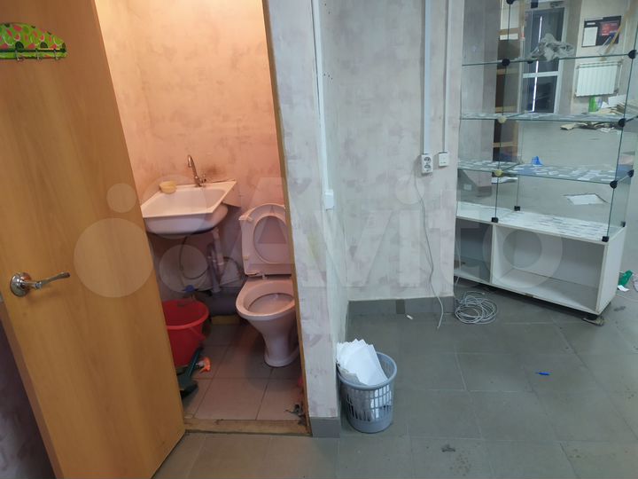 Торговая площадь, 65 м²