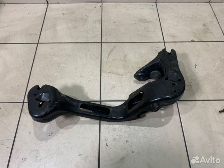 Балка под кпп Bmw X3 E83LCI M57D30 2006