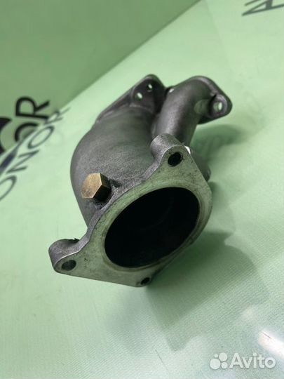 Патрубок впускного коллектора Audi Q7 4L 3.0L BUG