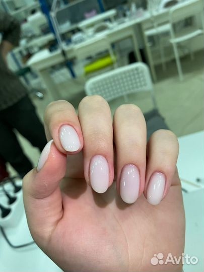 Модель на маникюр