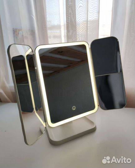 Зеркало настольное с подсветкой