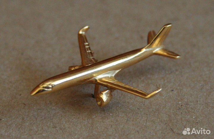 Значки - самолеты авиация иркут мс-21 эмбраер