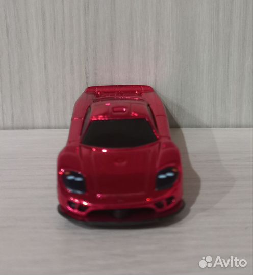 Модель Hot Wheels Premium Saleen S7